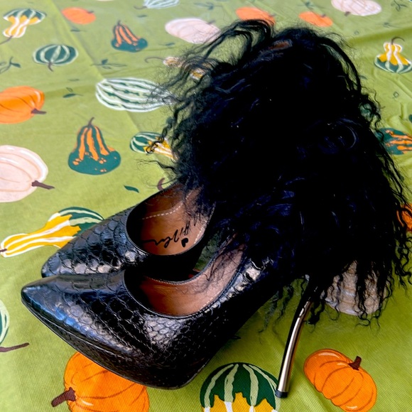 $1900 LANVIN Runway shoes - Picture 2 of 10